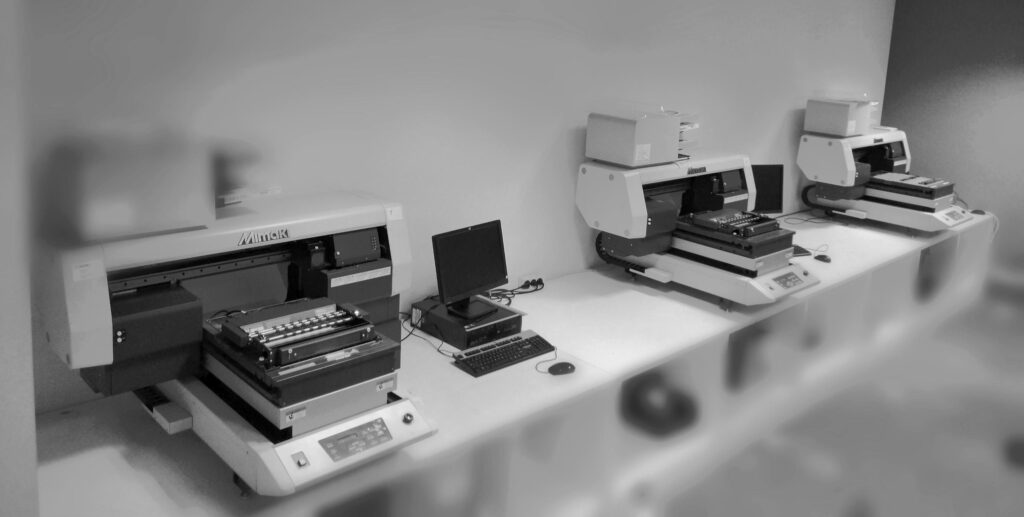 Digitaal drukwerk voorbeelden: ontwerpen op papier, kleding en promotionele artikelen voor bedrijven
