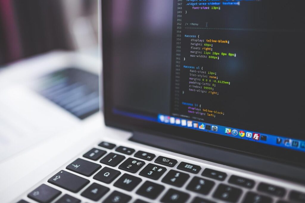 TMS software dashboard met voordelen: transportoptimalisatie, real-time tracking en automatisering van logistieke processen