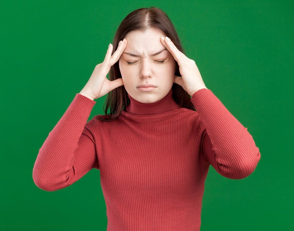 Fysiotherapeut voert behandeling uit voor patiënt met nekgerelateerde migraine bij Fysiotherapie Van der Vegt