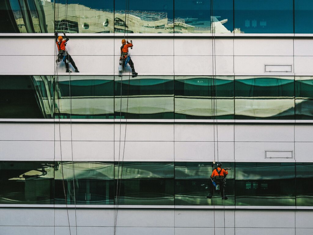 Professionele reiniging van luchtbehandelingskast voor schoon binnenklimaat en conformiteit met voedselveiligheid normen
