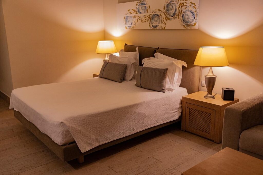 Auping boxspring met stevige spiraalbodem, pocketverenmatras en zachte topper voor optimaal comfort en ondersteuning