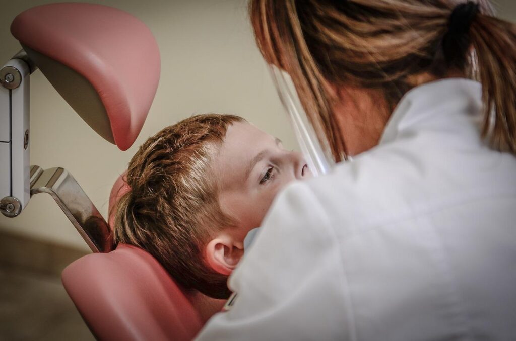 Tandarts Eindhoven behandeling: glimlach verbeteren met cosmetische tandheelkunde en geavanceerde technologie